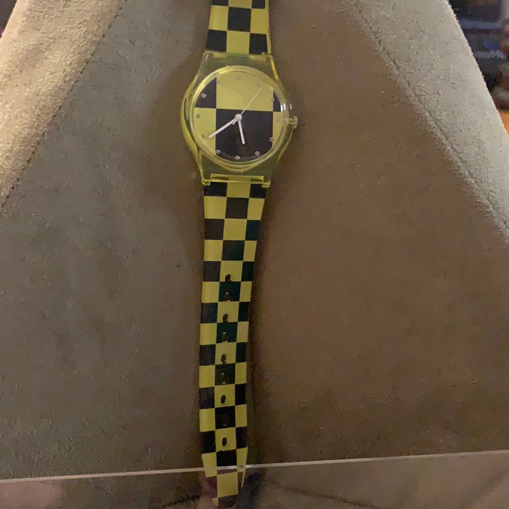 Taxi cab yellow and‎ black rubber watch